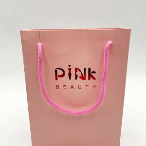 أكياس الورق التي تعزز قيمة العلامة التجارية